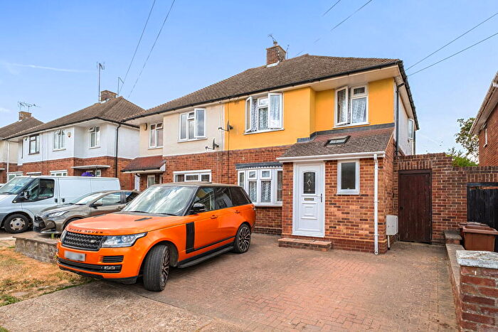 4 Bedroom Semi Detached House For Sale In An Extended Family Home With Exceptional Living Space And A Bed Self-contained Annexe., ME8