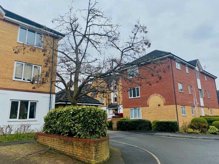 2 Bedroom Flat To Rent In Butlers Close, Bristol, BS5
