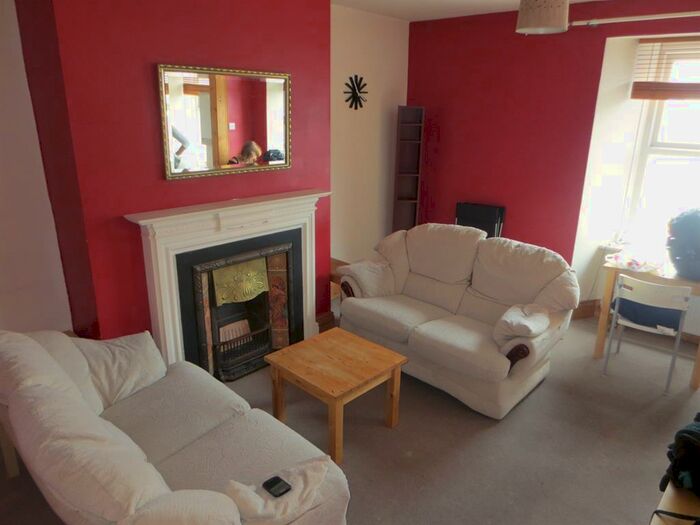 3 Bedroom Maisonette To Rent In Westgate Road, Newcastle Upon Tyne, NE4