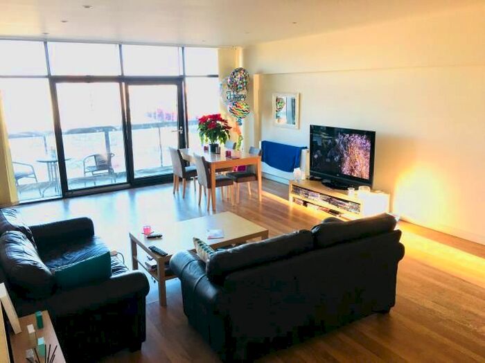 2 Bedroom Flat To Rent In Elliot Street, Glasgow, G3