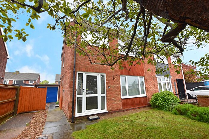 3 Bedroom Semi Detached House For Sale In The Oval, Grimsby, DN33