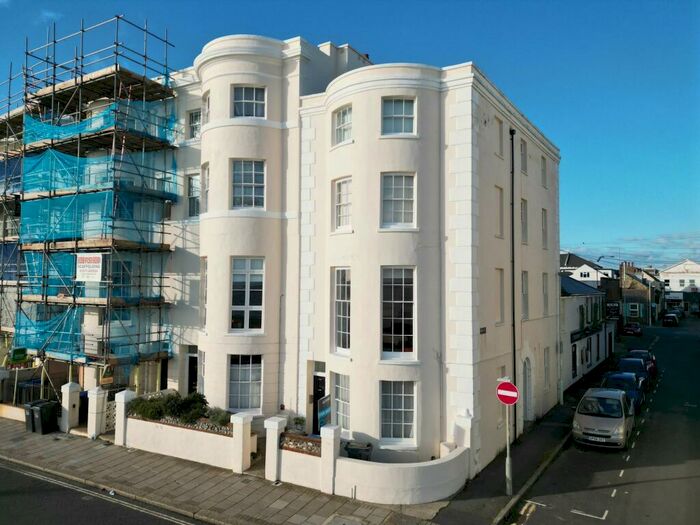 2 Bedroom Apartment To Rent In Marine Parade, Worthing, BN11