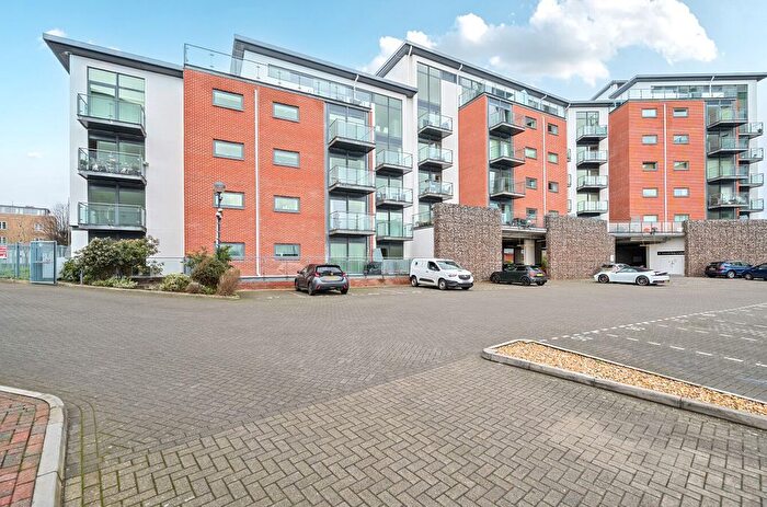 2 Bedroom Flat For Sale In Rope Quays, Gosport, Hampshire, PO12