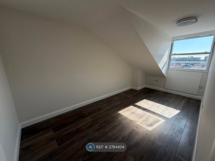 1 Bedroom Flat To Rent In High St, Barnet, EN5