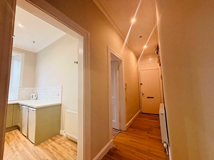 1 Bedroom Flat To Rent In Langside Road, Crosshill, Glasgow, G42