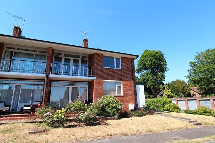 2 Bedroom Maisonette To Rent In Rosemead Close, Redhill, Surrey, RH1