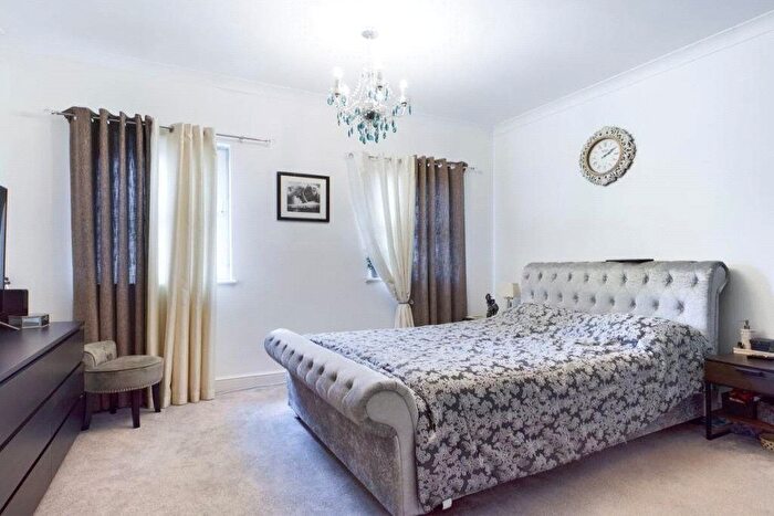 2 Bedroom Detached House To Rent In Russell Road, Walthamstow, E17