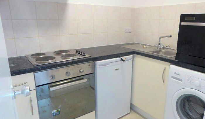 1 Bedroom Flat To Rent In Mountfield Road, London, N3