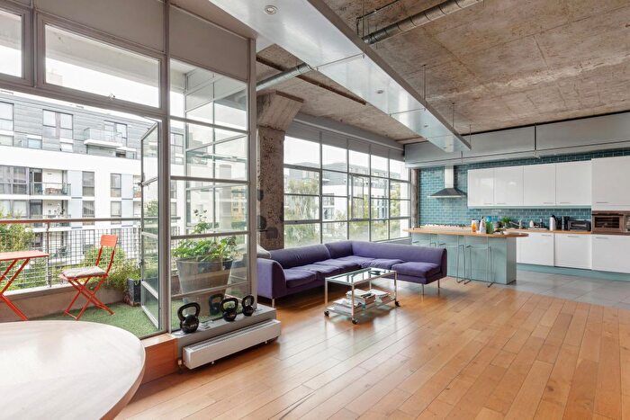 2 Bedroom Flat For Sale In Canal Building, Shepherdess Walk, Angel, London, N1