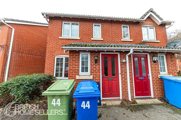 2 Bedroom Semi Detached House For Sale In Emerald Crescent, Sittingbourne, Kent, ME10