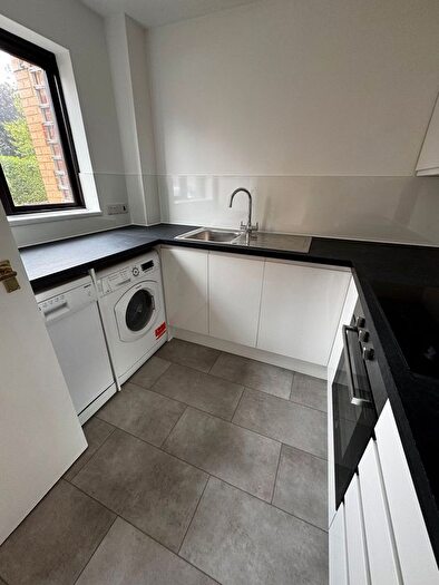 2 Bedroom Flat To Rent In Southey Road, London, SW19