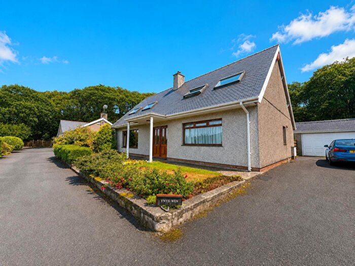 3 Bedroom Detached House For Sale In Porthmadog, LL49