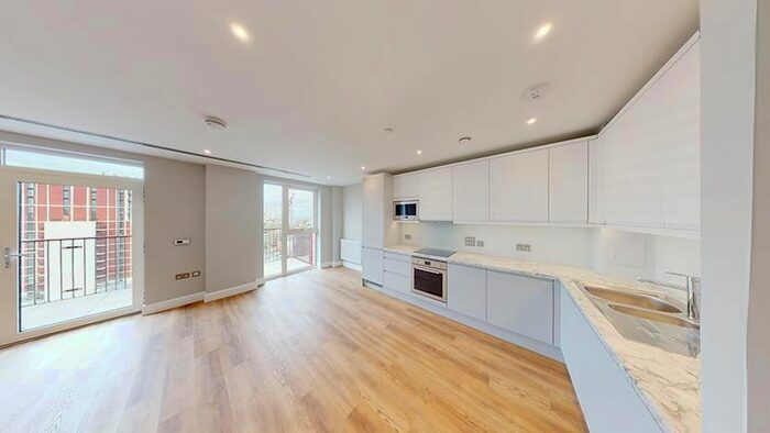 2 Bedroom Flat To Rent In Moat Street, London, SW11