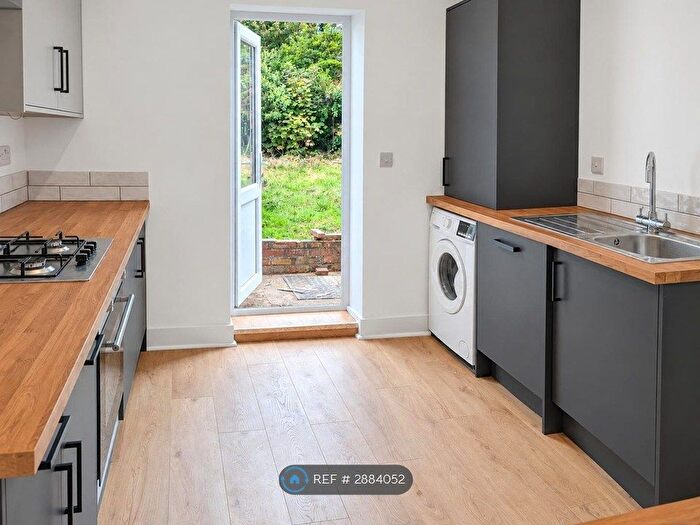 1 Bedroom Flat To Rent In Hampton Road, London, E7
