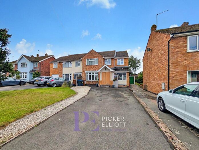 4 Bedroom Semi-Detached House For Sale In Whitemoors Close, Stoke Golding, CV13