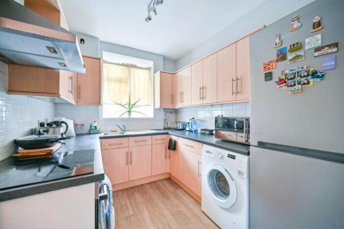 1 Bedroom Flat To Rent In Birkenhead Avenue, Kingston, Kingston Upon Thames, KT2
