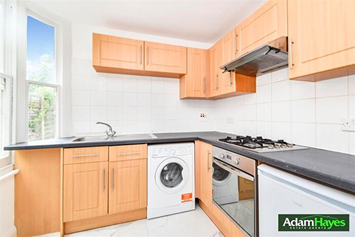 2 Bedroom Apartment To Rent In Lincoln Road, East Finchley, N2