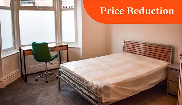 6 Bedroom Terraced House To Rent In Bedroom, Bathroom - West End Student Property!, LN1