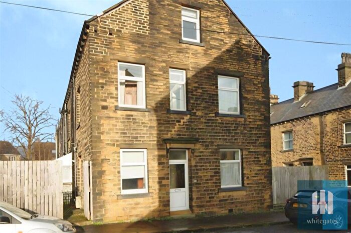 5 Bedroom End Of Terrace House To Rent In Union Street, Lindley, Huddersfield, HD3