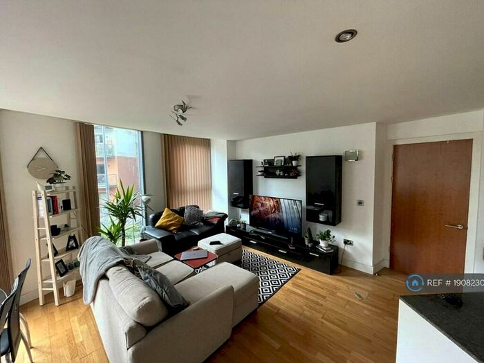2 Bedroom Flat To Rent In Block C, Manchester, M4