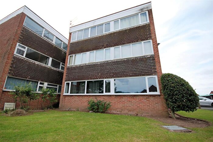 2 Bedroom Flat For Sale In Yarningale Road, Willenhall, Coventry, CV3