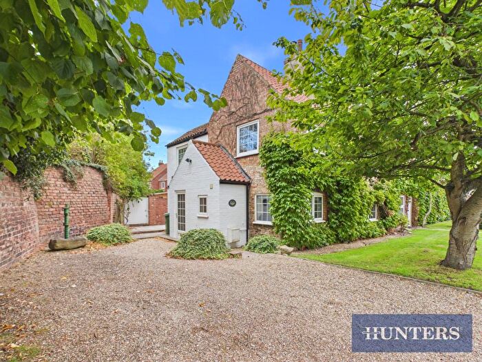 2 Bedroom Cottage For Sale In Cross Hill, Brandesburton, Driffield, YO25