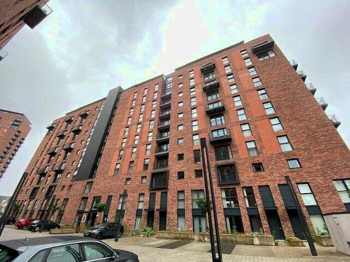3 Bedroom Apartment To Rent In Ordsall Lane, Salford, Greater Manchester, M5