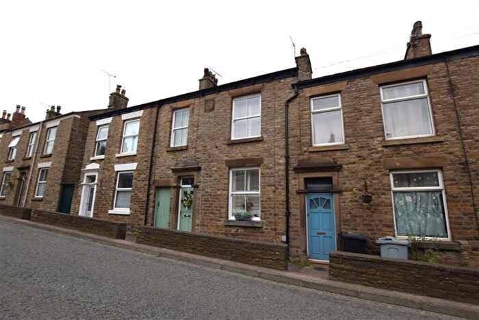 3 Bedroom Town House To Rent In Rainow Road, Macclesfield, SK10
