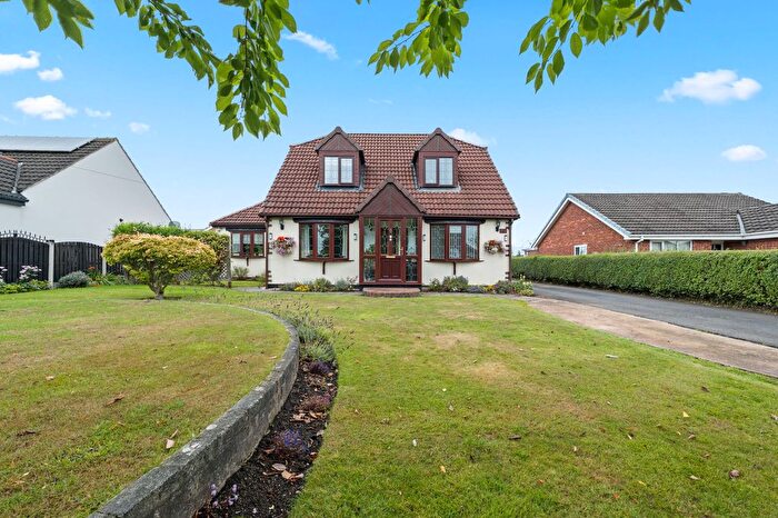 4 Bedroom Detached House For Sale In Braithwell Road, Ravenfield, Rotherham, S65