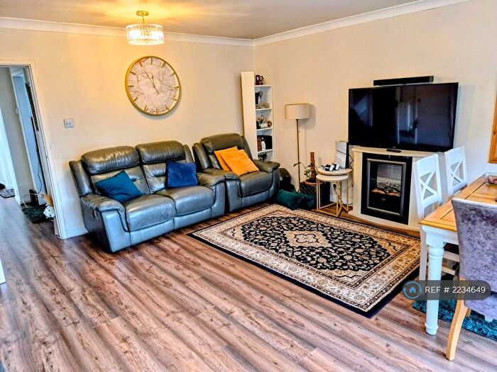 4 Bedroom Terraced House To Rent In Farthings Close, Pinner, HA5