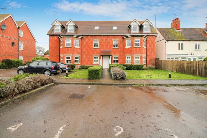 2 Bedroom Flat To Rent In Phoenix Court, Thame, OX9