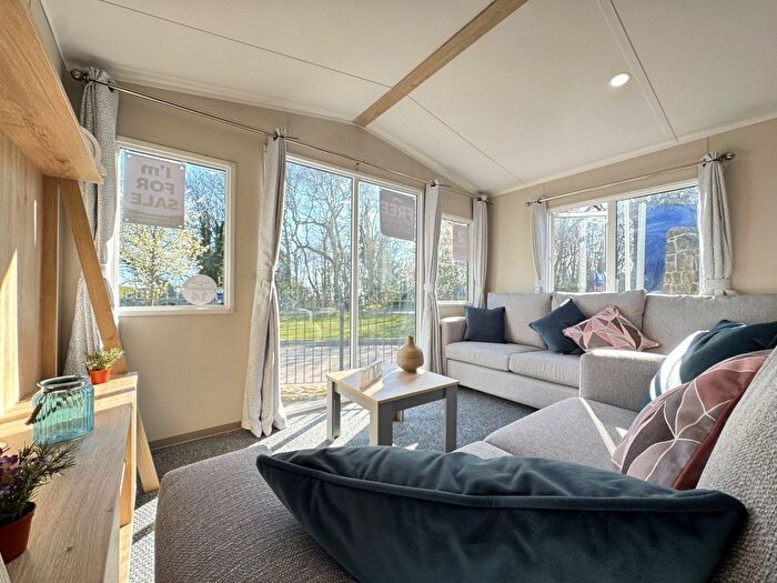 2 Bedroom Mobile/park Home For Sale In The Ridge West, St. Leonards-On-Sea, TN37