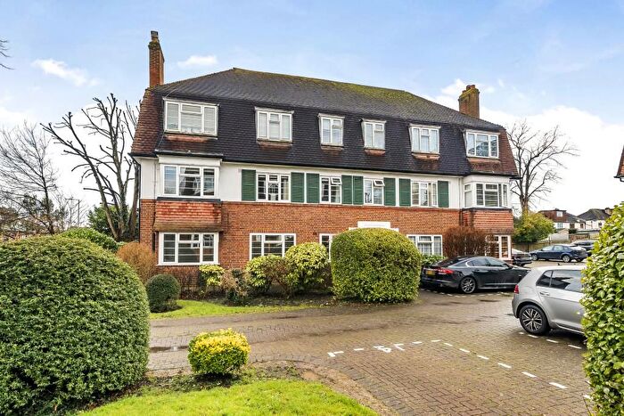 3 Bedroom Flat To Rent In Surbiton, Surrey, KT6