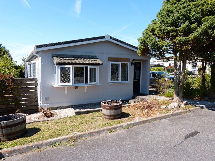 2 Bedroom Park Home For Sale In The Heathers, Foxhole, PL26