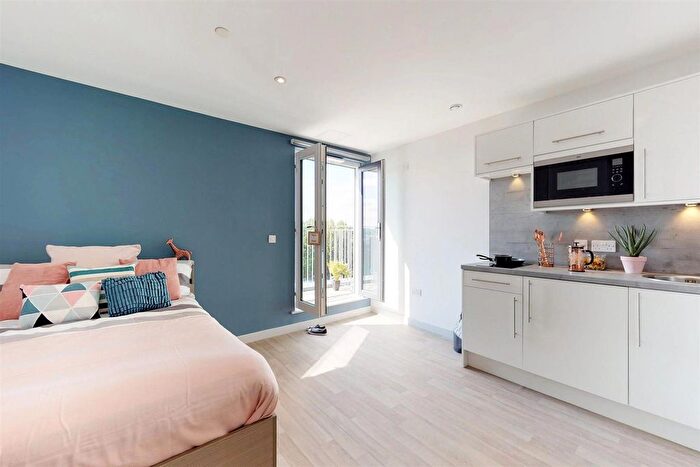 Studio To Rent In Union Street, Shieldfield, Newcastle Upon Tyne, NE2