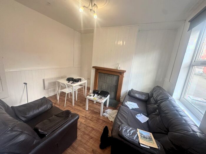 1 Bedroom Terraced House To Rent In Kelsall Avenue, Hyde Park, Leeds, LS6