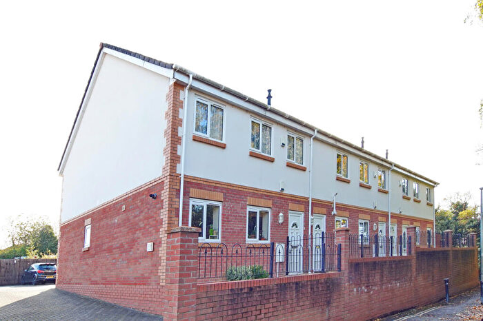 2 Bedroom Flat To Rent In Gable Crest, Stibbs Hill, BS5