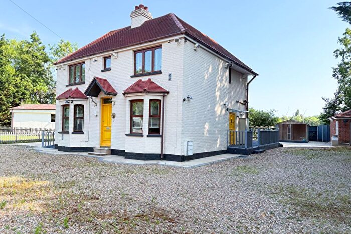 4 Bedroom Detached House For Sale In Wraysbury, Berkshire, TW19