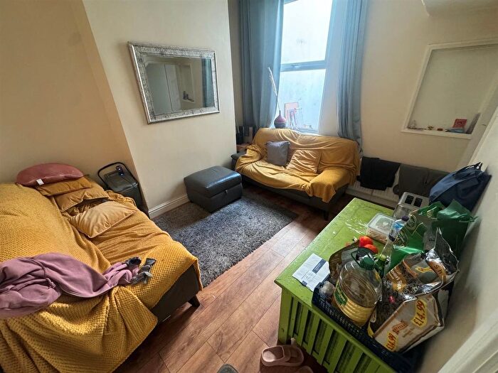 3 Bedroom Terraced House For Sale In Clifton Street, Middlesbrough, TS1