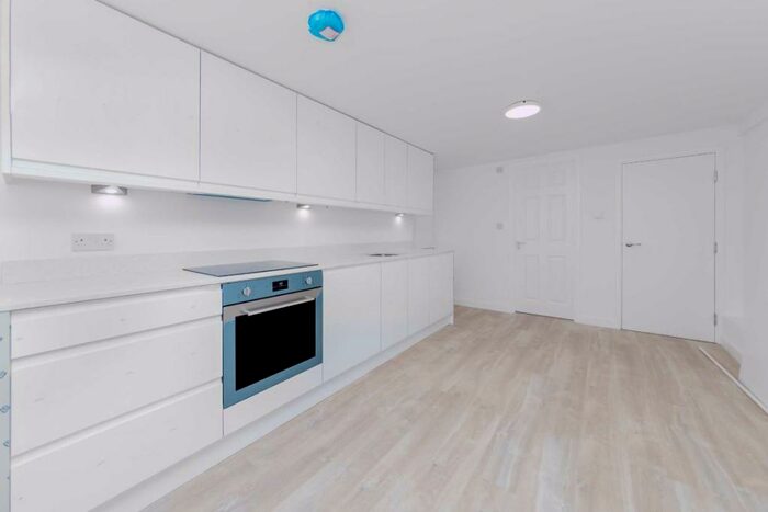 Flat To Rent In Finchley Road, Temple Fortune, NW11