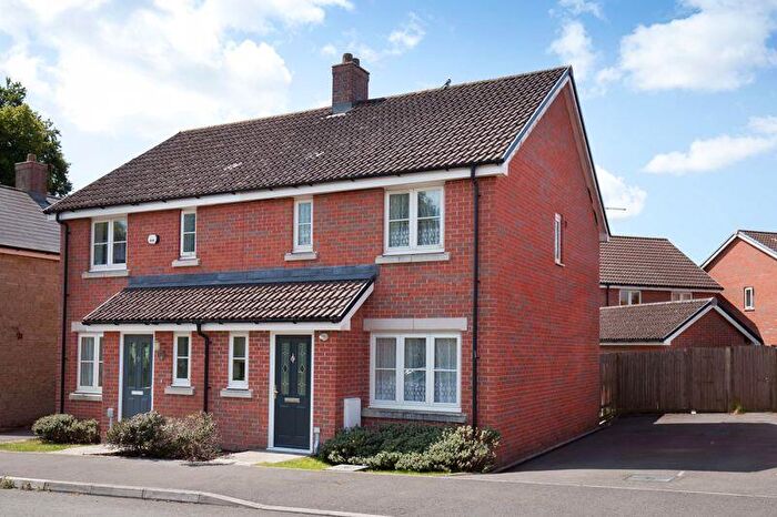 3 Bedroom Semi-Detached House For Sale In Maple Road, Shaftesbury, SP7