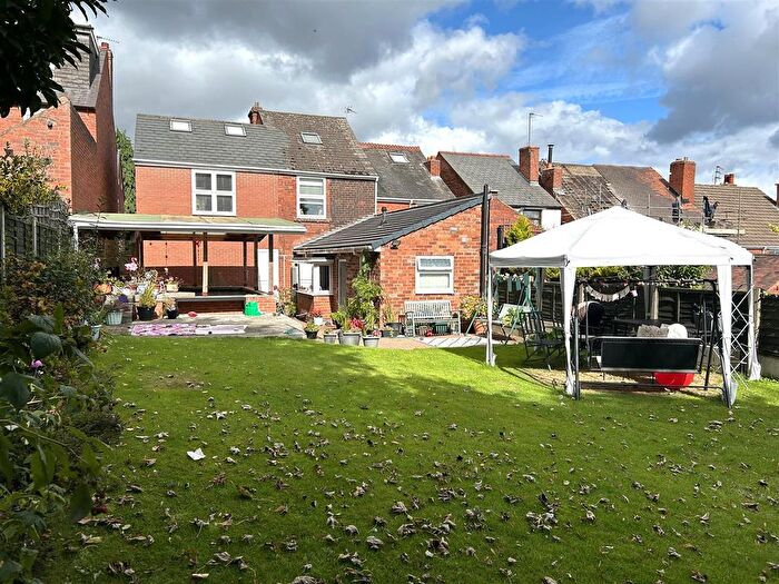 3 Bedroom Semi Detached House For Sale In Beecher Street, Halesowen, B63