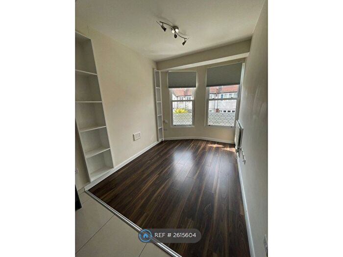 1 Bedroom Flat To Rent In Muswell Hill Broadway, London, N10