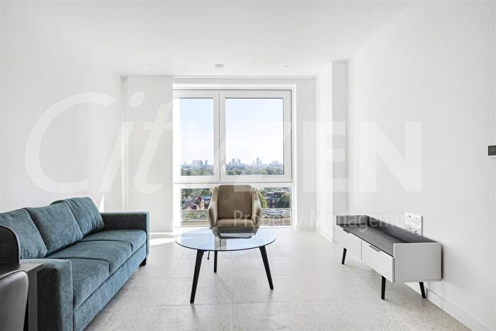 1 Bedroom Flat To Rent In Bouchon Point, Cendal Crescent, London, E1
