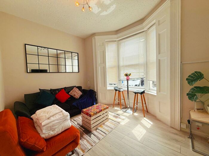 1 Bedroom Flat To Rent In St Margrets Place, BN1