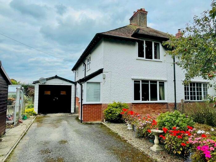 3 Bedroom Semi-Detached House For Sale In Pembridge, HR6