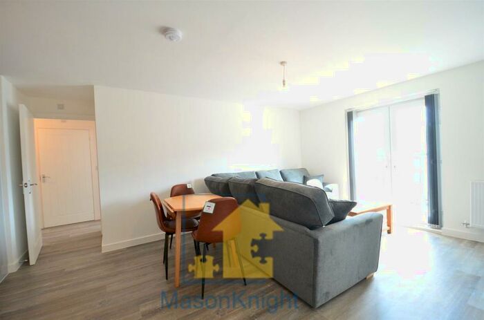1 Bedroom Apartment To Rent In / Academic Year Luxury Student Property - Ideal For A Couple Or Phd Students, B31