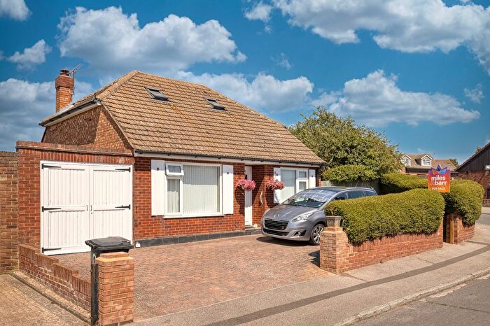 3 Bedroom Bungalow For Sale In Greenhill Gardens, Minster, CT12
