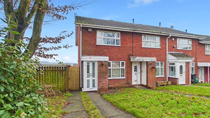 2 Bedroom End Of Terrace House For Sale In Chiltern Close, Halesowen, B63