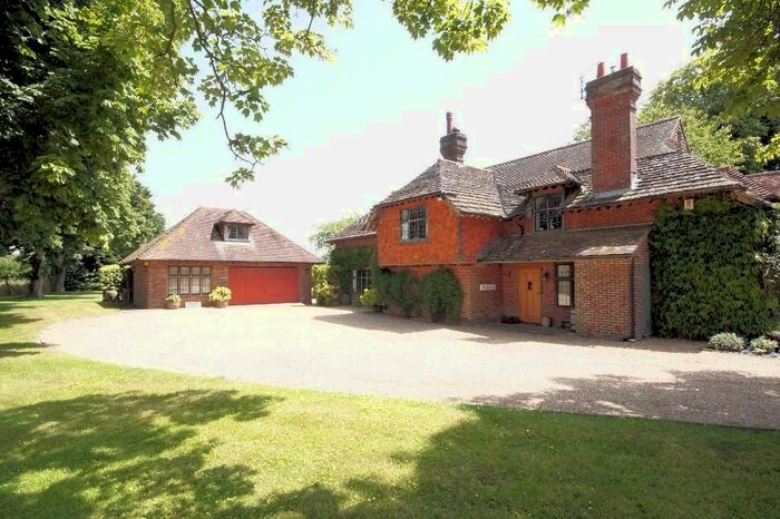 4 Bedroom Property For Sale In Horsham Road, Steyning, West Sussex, BN44